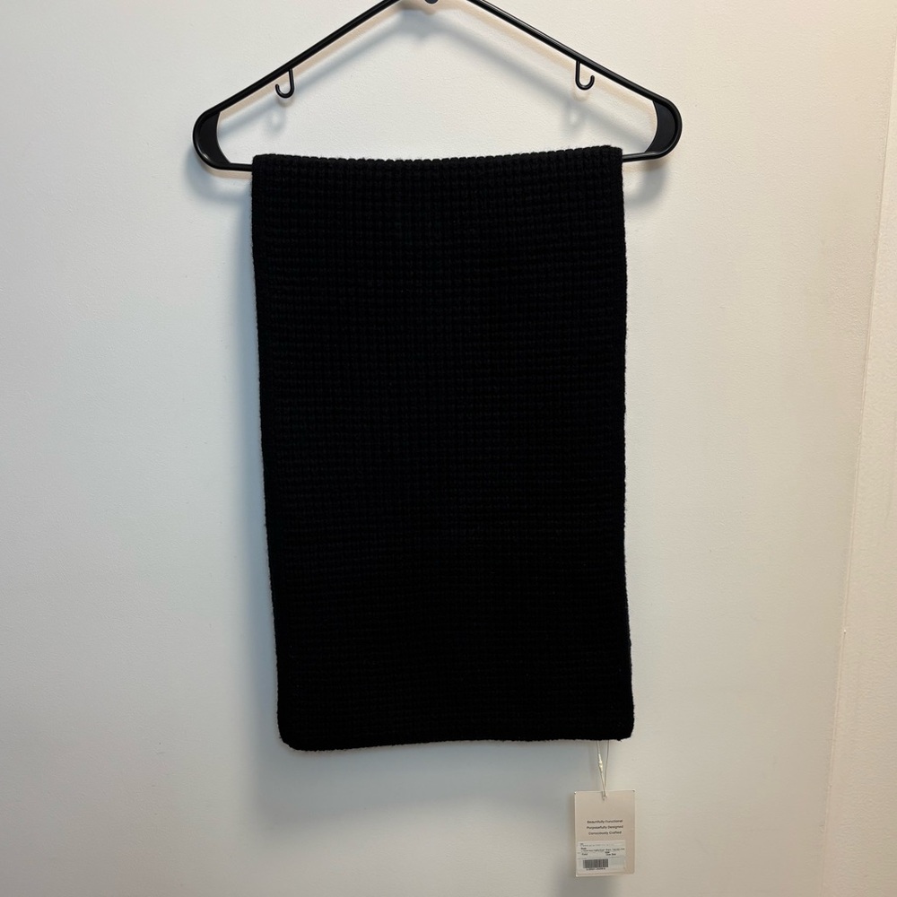 NWT Everlane wool waffle scarf, black, one size